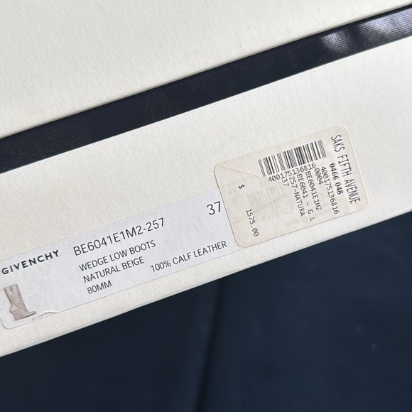 NEVER WORN Givenchy boots - Picture 5 of 5
